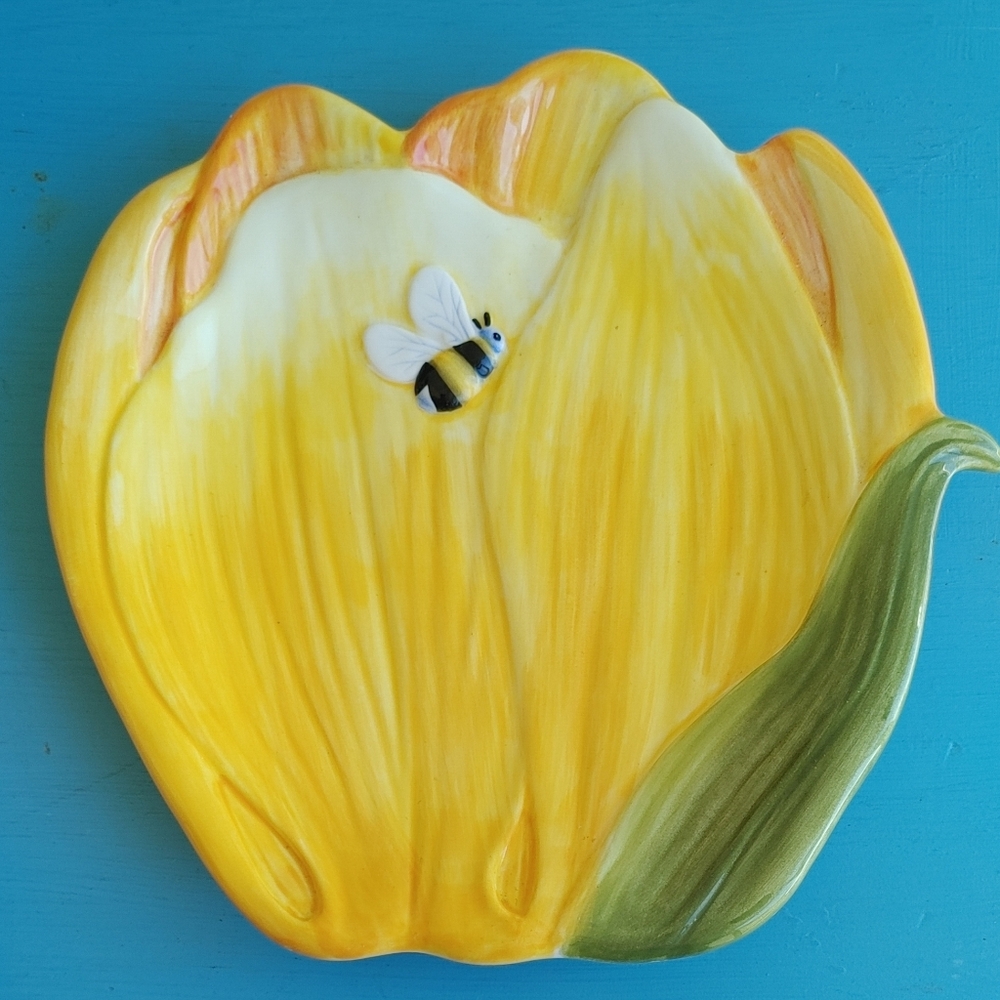 Harry & David Collectible Tulip Plate